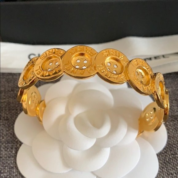 NIB Chanel 20A Paris Button Cuff Bracelet - Picture 5 of 12